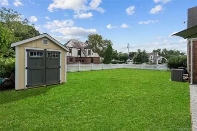 33 Ogden Avenue, East Williston, NY 11596 - Photo 25