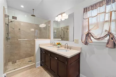 33 Ogden Avenue, East Williston, NY 11596 - Photo 19