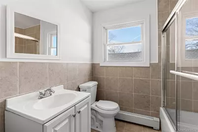 345 41 St Street, Copiague, NY 11726 - Photo 9