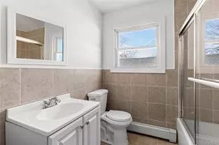 345 41 St St, Copiague, NY 11726 - Photo 9
