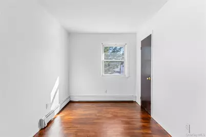 345 41 St Street, Copiague, NY 11726 - Photo 11