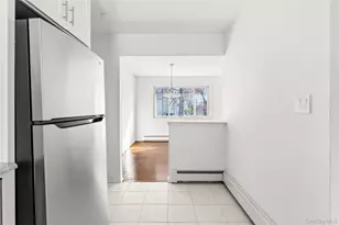 345 41 St St, Copiague, NY 11726 - Photo 7