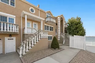 6 Pell Pl, Bronx, NY 10464 - Photo 1