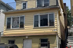 1914 Hennessy Pl, Bronx, NY 10453 - Photo 3