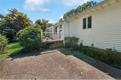 5 Kenny Street, Smithtown, NY 11788 - Photo 27