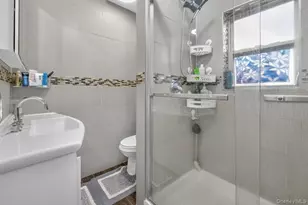 255 Cochran Pl, Valley Stream, NY 11581 - Photo 15