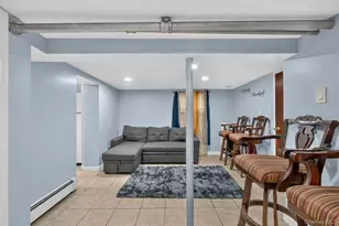 255 Cochran Pl, Valley Stream, NY 11581 - Photo 13