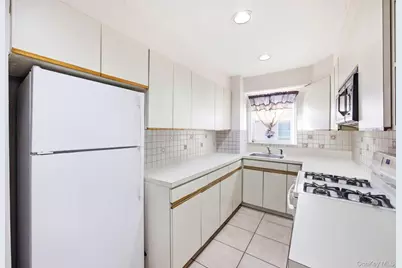 21-08 Ditmars Boulevard, Astoria, NY 11105 - Photo 21