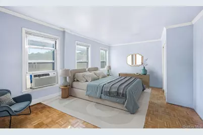 21-08 Ditmars Boulevard, Astoria, NY 11105 - Photo 5