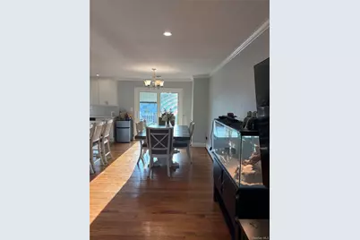 6 Starling Court, Coram, NY 11727 - Photo 5