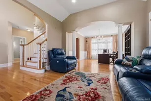 17 Arbor Ct, Poughkeepsie, NY 12603 - Photo 5