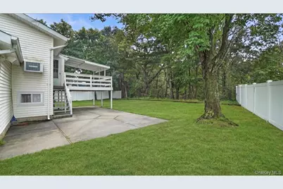 12 Bennington Place, Wheatley Heights, NY 11798 - Photo 27
