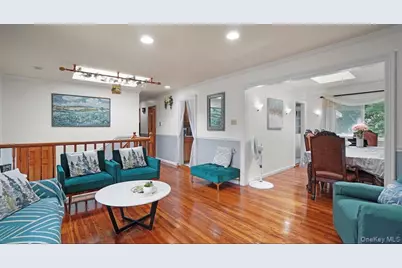 12 Bennington Place, Wheatley Heights, NY 11798 - Photo 9