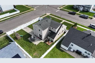47 Berkeley Place, Massapequa, NY 11758 - Photo 35