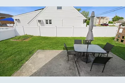 47 Berkeley Place, Massapequa, NY 11758 - Photo 29
