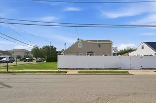 47 Berkeley Pl, Massapequa, NY 11758 - Photo 27