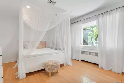 78 Chestnut Street, Glen Cove, NY 11542 - Photo 13