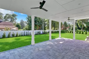 25 Hemlock Ln, Roslyn Heights, NY 11577 - Photo 39