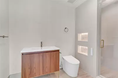 25 Hemlock Lane, Roslyn Heights, NY 11577 - Photo 33