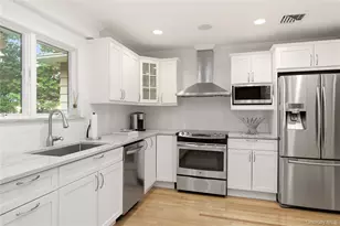 29 Sycamore Dr, Roslyn, NY 11576 - Photo 11