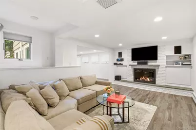 29 Sycamore Drive, Roslyn, NY 11576 - Photo 23