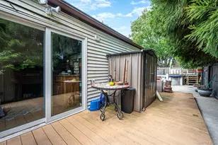 23 Dewey Pl, Lindenhurst, NY 11757 - Photo 23