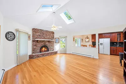 3 Barnsley Crescent, Mount Sinai, NY 11766 - Photo 15