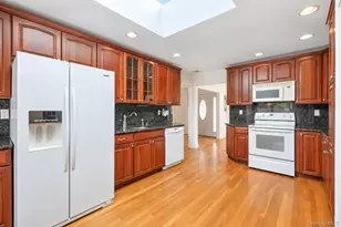 3 Barnsley Crescent, Mount Sinai, NY 11766 - Photo 7
