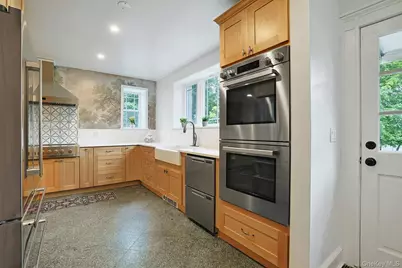 50 Forest Circle, New Rochelle, NY 10804 - Photo 17