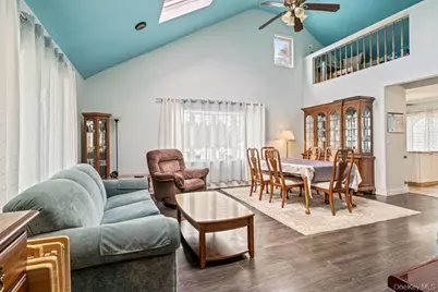 125 W 3rd Street, Ronkonkoma, NY 11779 - Photo 5