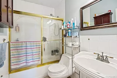 125 W 3rd Street, Ronkonkoma, NY 11779 - Photo 17