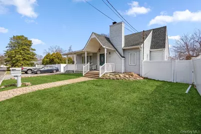 125 W 3rd Street, Ronkonkoma, NY 11779 - Photo 3