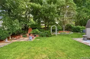 30 Greenvale Cir, White Plains, NY 10607 - Photo 29