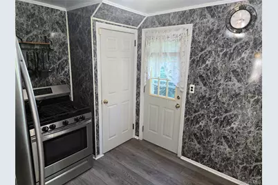 30 Greenvale Circle, White Plains, NY 10607 - Photo 9