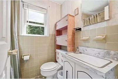 30 Greenvale Circle, White Plains, NY 10607 - Photo 21