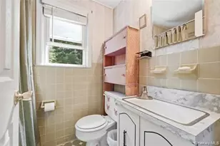 30 Greenvale Cir, White Plains, NY 10607 - Photo 21