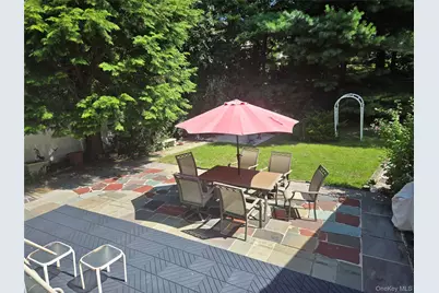 30 Greenvale Circle, White Plains, NY 10607 - Photo 5