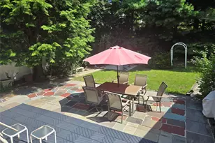 30 Greenvale Cir, White Plains, NY 10607 - Photo 5