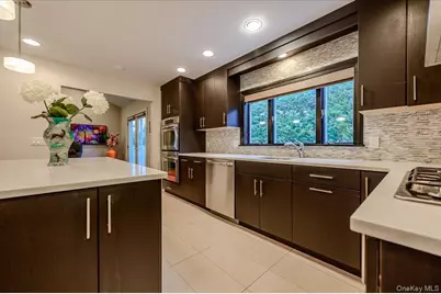 8 Curlew Place, Massapequa, NY 11758 - Photo 9