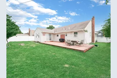 1262 Barberry Road, Wantagh, NY 11793 - Photo 17
