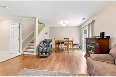 90 Mulberry Common, Riverhead, NY 11901 - Photo 9