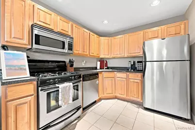 90 Mulberry Common, Riverhead, NY 11901 - Photo 3