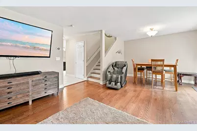 90 Mulberry Common, Riverhead, NY 11901 - Photo 11
