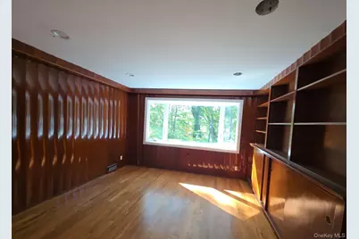549 Woodbury Road, Cold Spring Harbor, NY 11724 - Photo 11