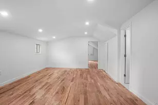 219 E 238th St, Bronx, NY 10470 - Photo 15