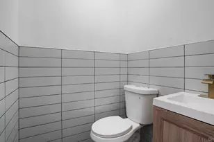 219 E 238th St, Bronx, NY 10470 - Photo 19