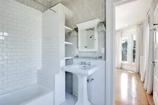92 6th St, Garden City, NY 11530 - Photo 17