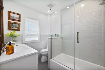16 Robbins Avenue, Amityville, NY 11701 - Photo 19