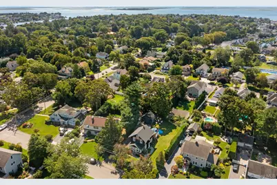 16 Robbins Avenue, Amityville, NY 11701 - Photo 35