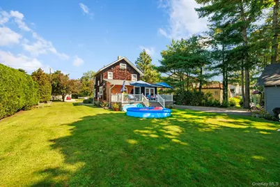 16 Robbins Avenue, Amityville, NY 11701 - Photo 27